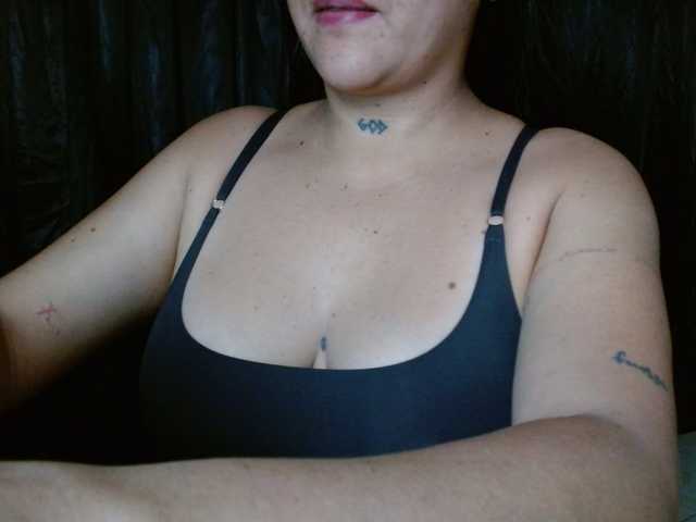 helooo1 live cam preview
