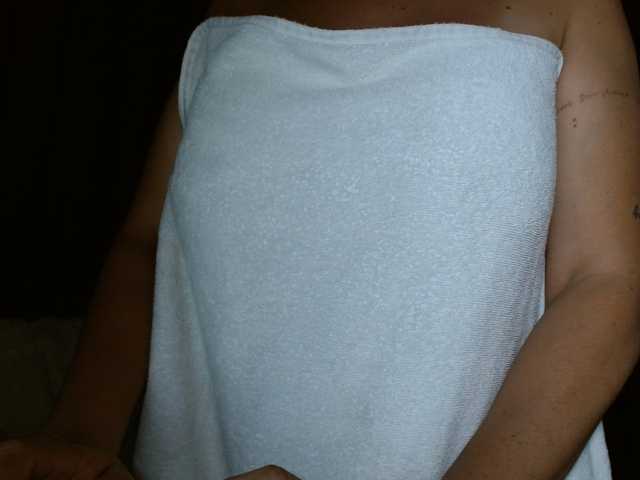 HELOOO1 live cam on BongaCams
