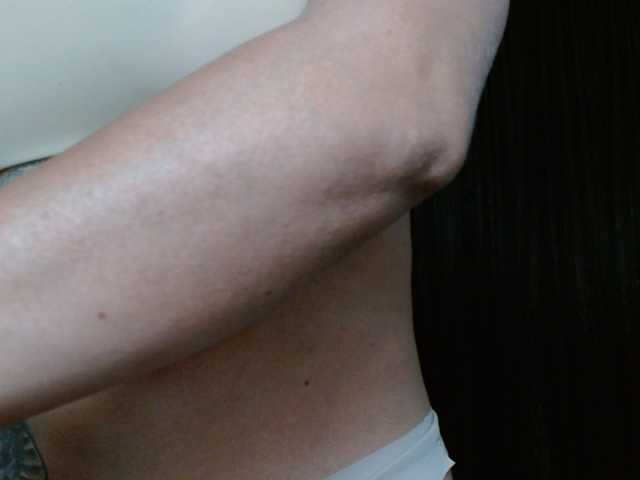 HELOOO1, en directo ahora en BongaCams