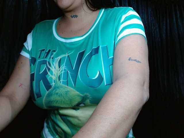 HELOOO1 live cam on BongaCams
