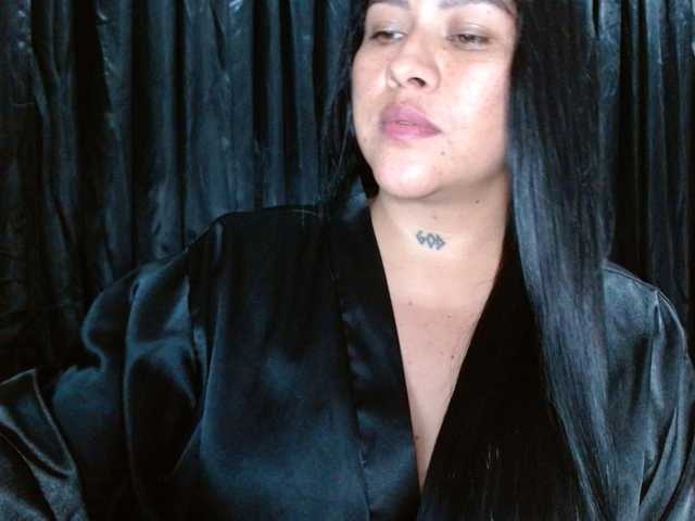 HELOOO1 live cam