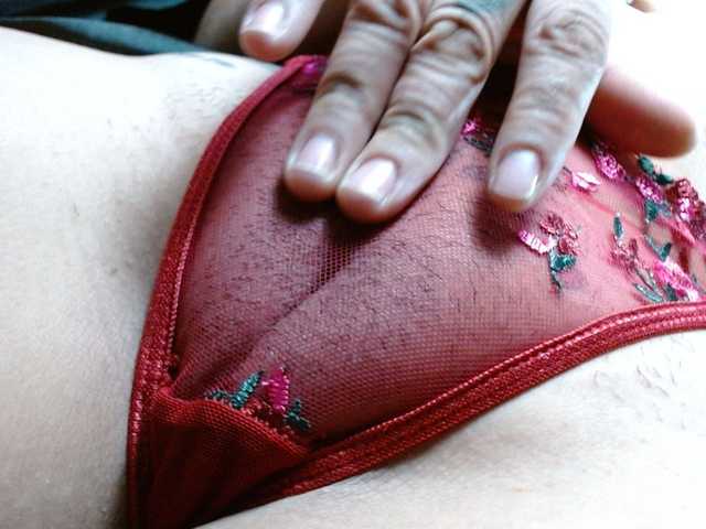 HELOOO1 live cam on BongaCams