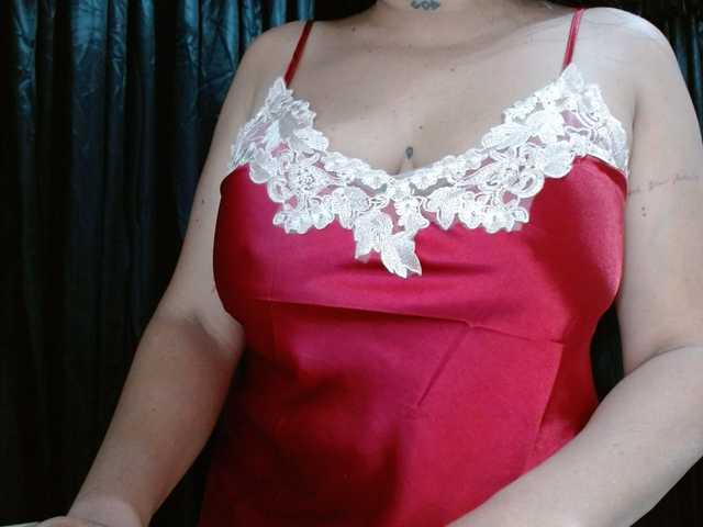 HELOOO1 live cam on BongaCams