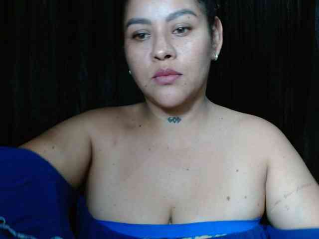 Helooo1's cam show statistics and live stream