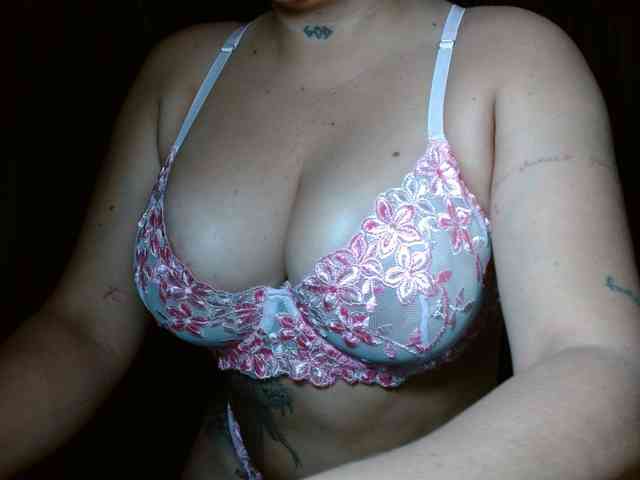 Helooo1's cam show statistics and live stream