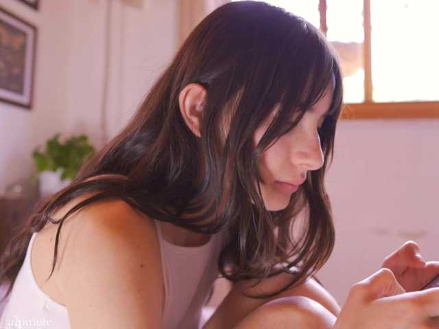 Alphonsine live cam on BongaCams