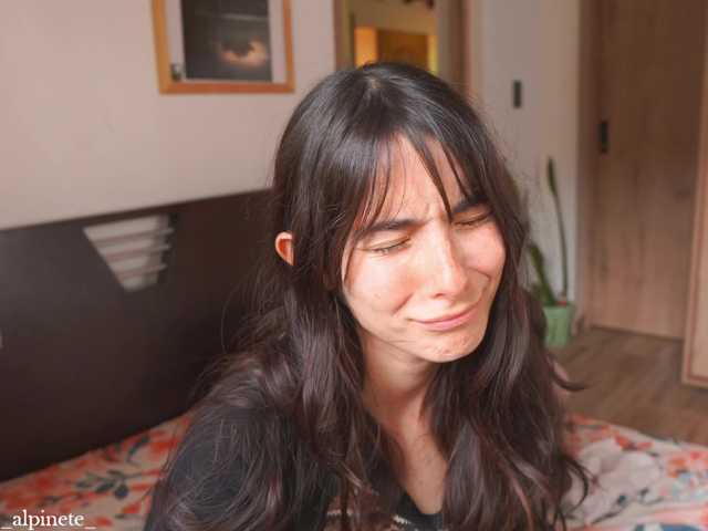 Alphonsine live cam on BongaCams