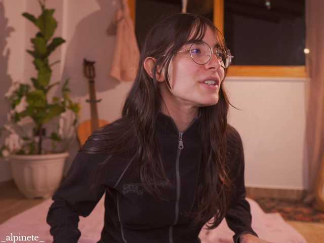 Alphonsine live cam on BongaCams