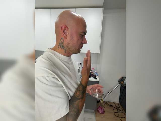 ALEXMILANA live cam on BongaCams