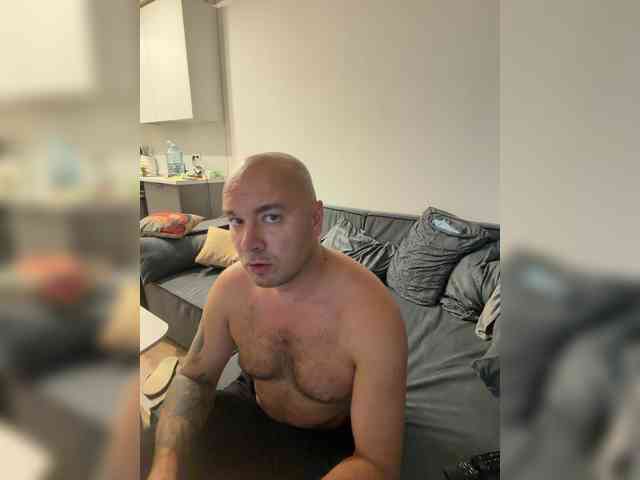 ALEXMILANA webcam