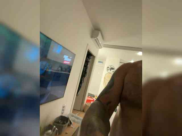 ALEXMILANA webcam