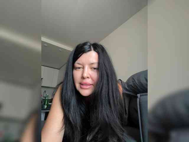 ALEXMILANA webcam