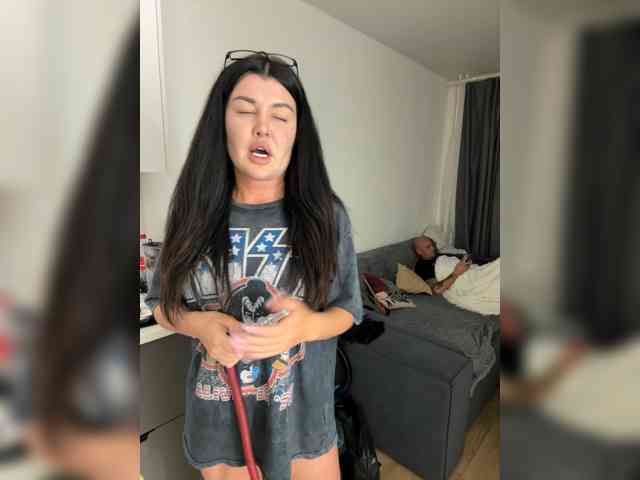 ALEXMILANA webcam