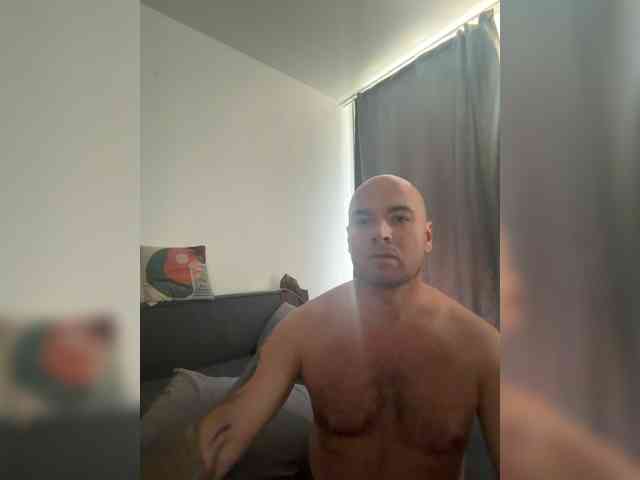 ALEXMILANA webcam