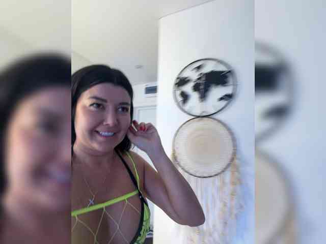 ALEXMILANA webcam