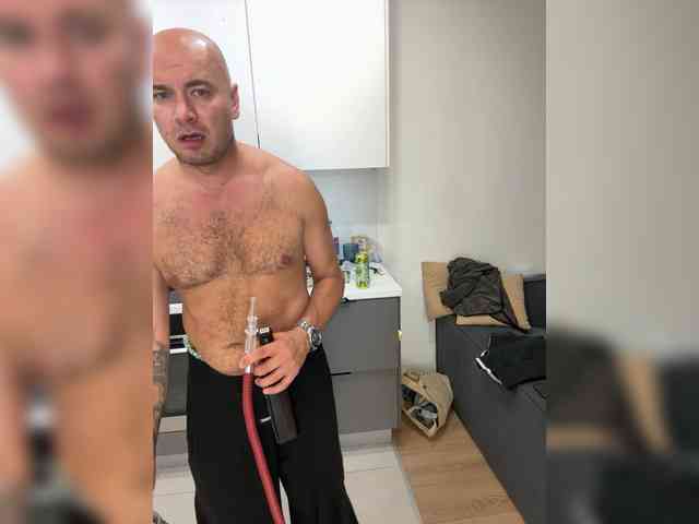 ALEXMILANA webcam