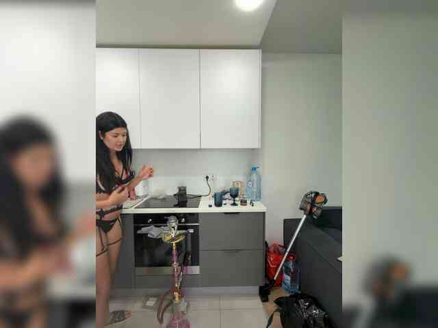 ALEXMILANA webcam