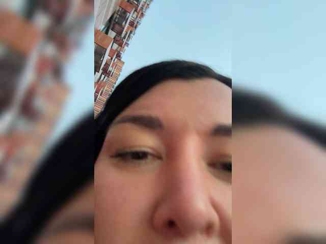 ALEXMILANA webcam