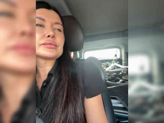 ALEXMILANA webcam