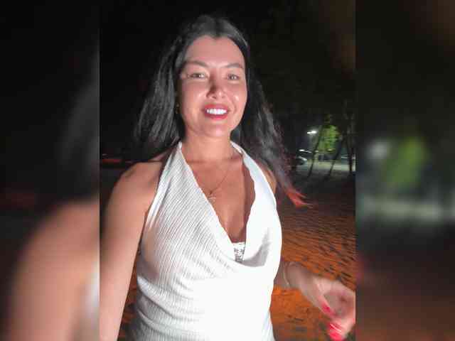 ALEXMILANA webcam