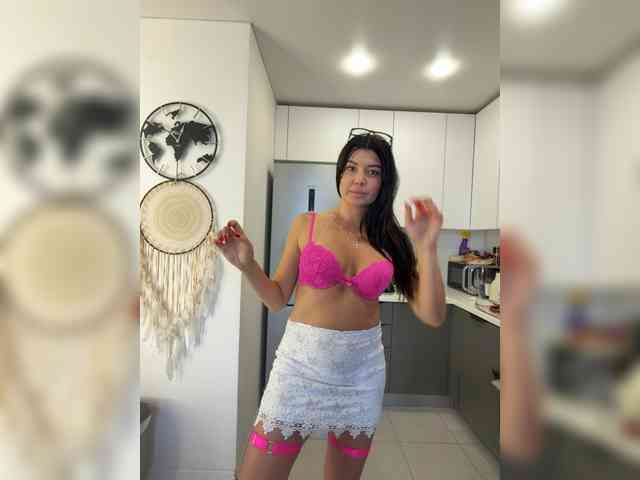 ALEXMILANA webcam