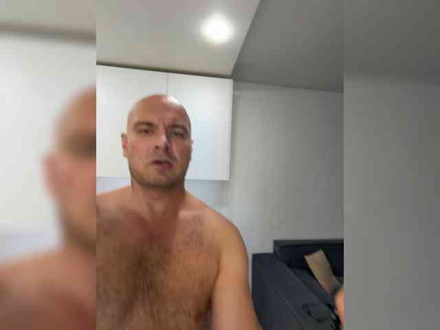 ALEXMILANA webcam