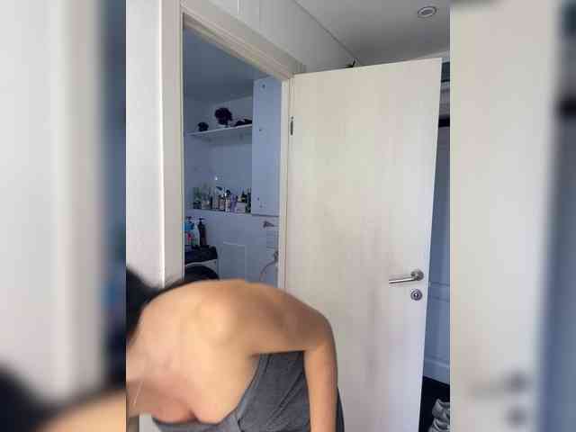 ALEXMILANA webcam