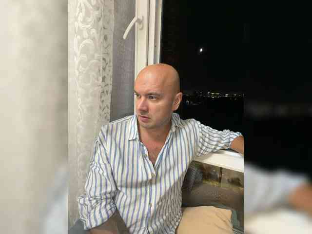 ALEXMILANA webcam