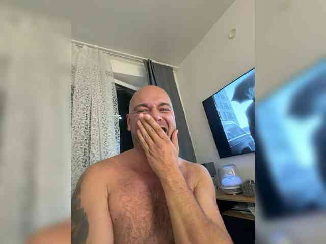 ALEXMILANA webcam