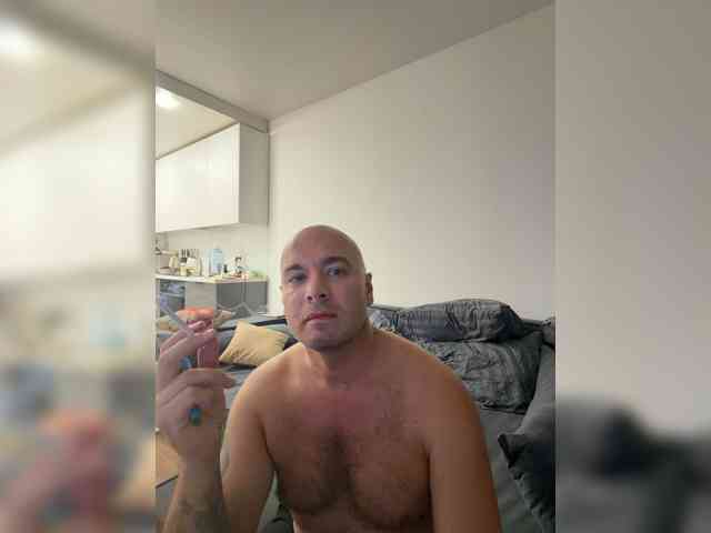 ALEXMILANA webcam