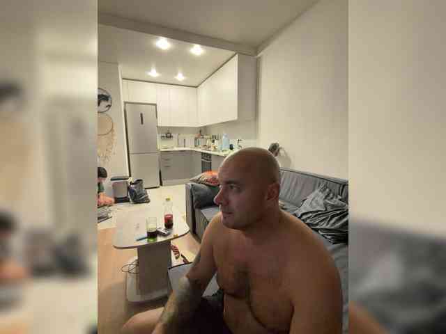ALEXMILANA webcam