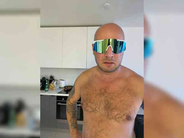 ALEXMILANA webcam
