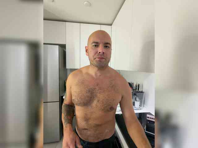 ALEXMILANA webcam