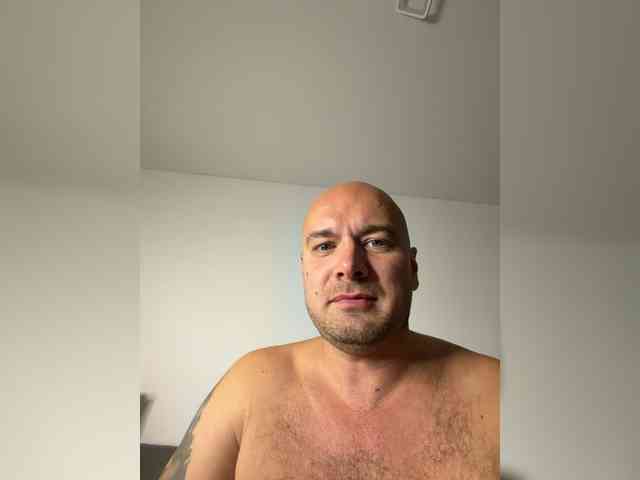 ALEXMILANA webcam