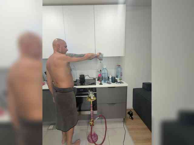 ALEXMILANA webcam