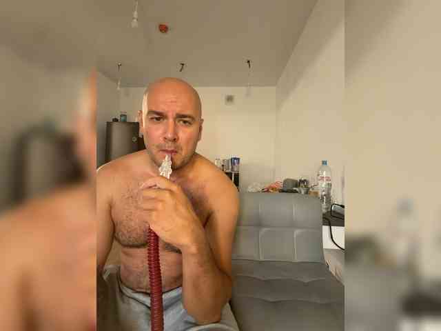 ALEXMILANA webcam