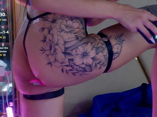 AishaSkye live cam on BongaCams