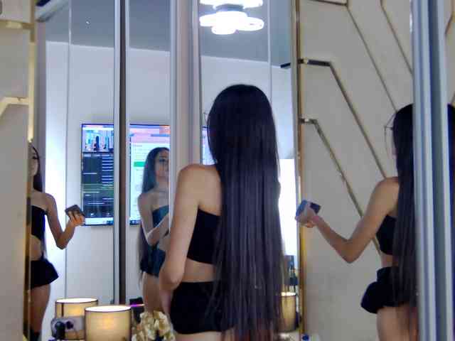 AishaSkye webcam