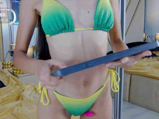 Modella: AishaSkye