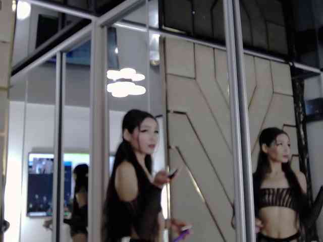 Modella: AishaSkye