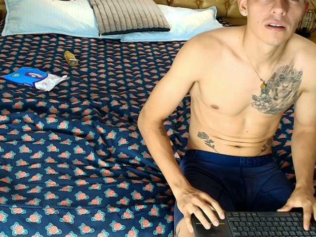 go to chat with CelesteAndBlake
