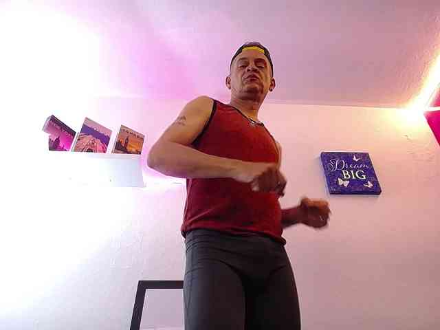 cesirry12 Live Webcam on BongaCams