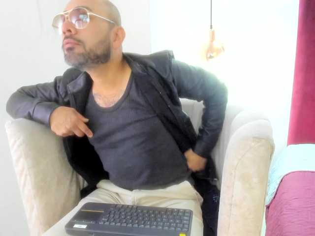 ThiagoSins live webcam show