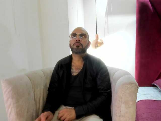 ThiagoSins live webcam show