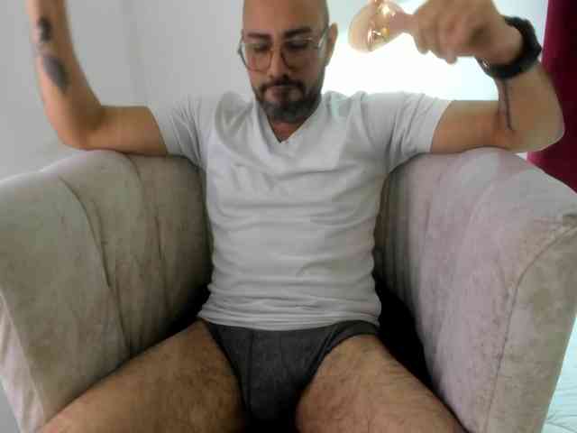 ThiagoSins Live Webcam on BongaCams