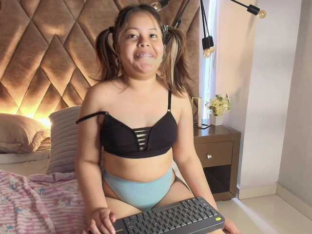 KylieSweett live cam on BongaCams