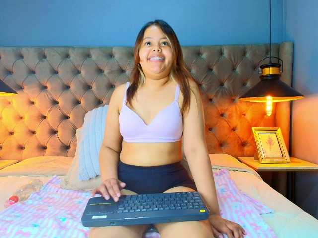 KylieSweett live cam on BongaCams