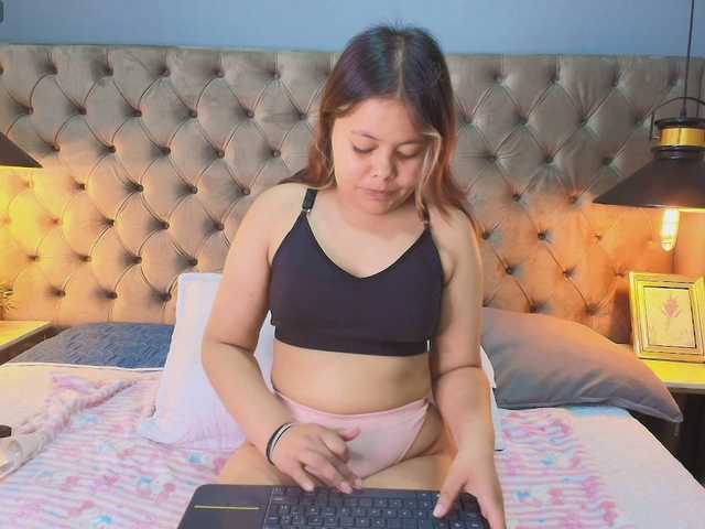 KylieSweett live cam on BongaCams