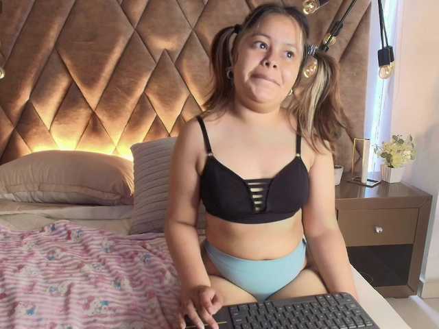 KylieSweett live cam on BongaCams