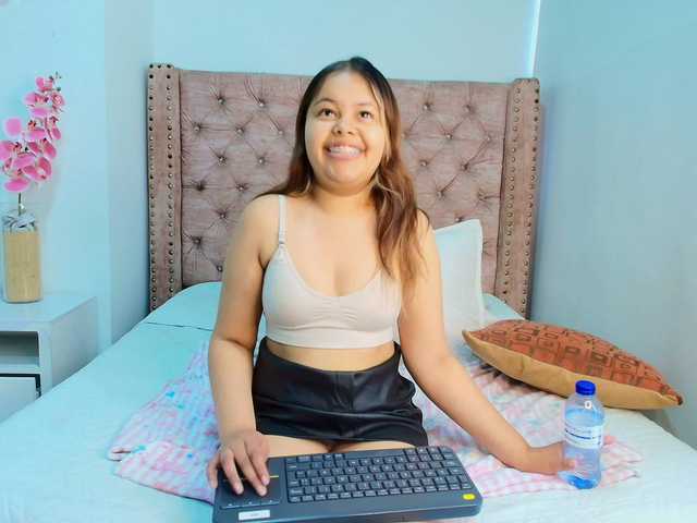 KylieSweett live cam on BongaCams